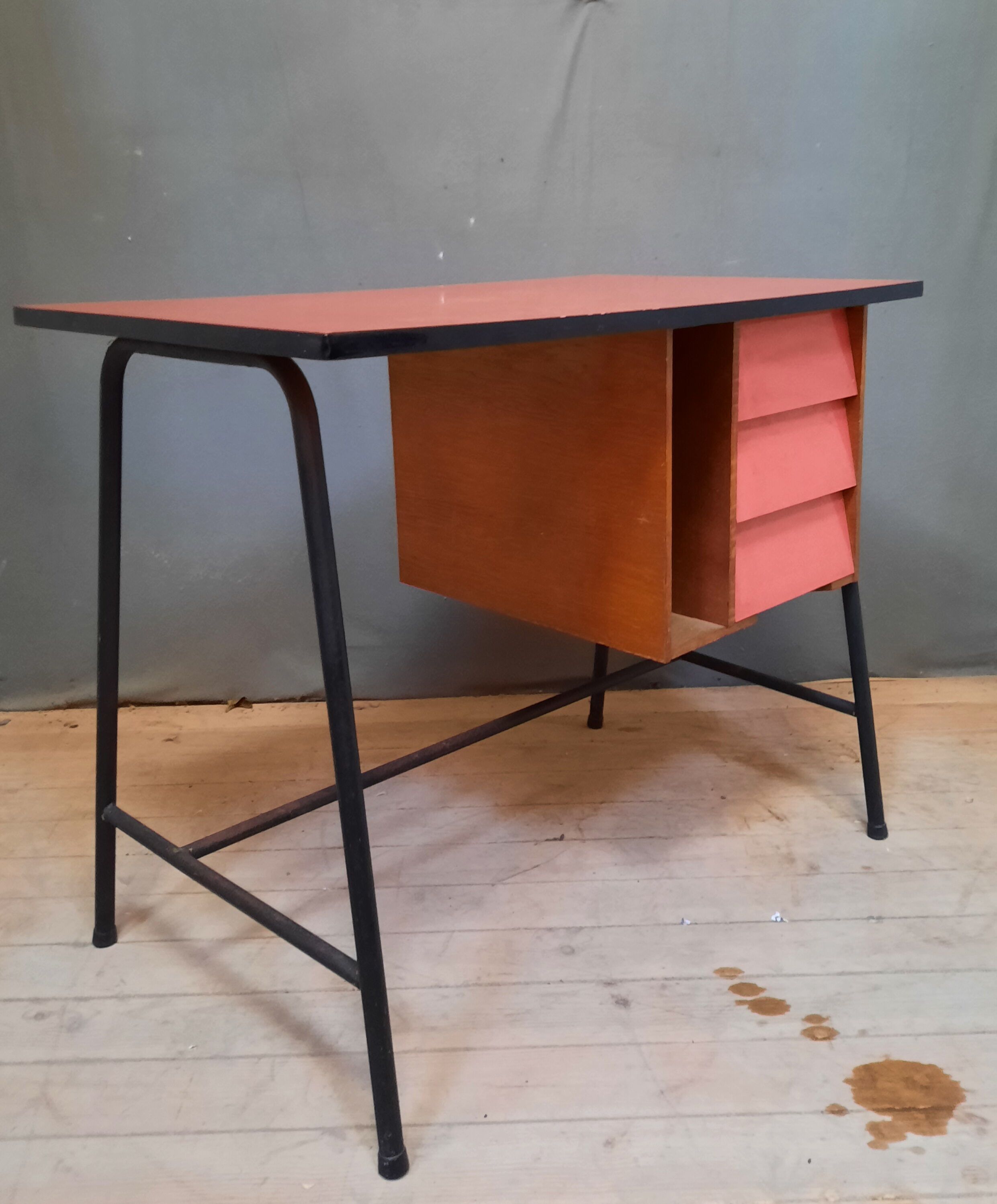 Red vintage desk and its chair