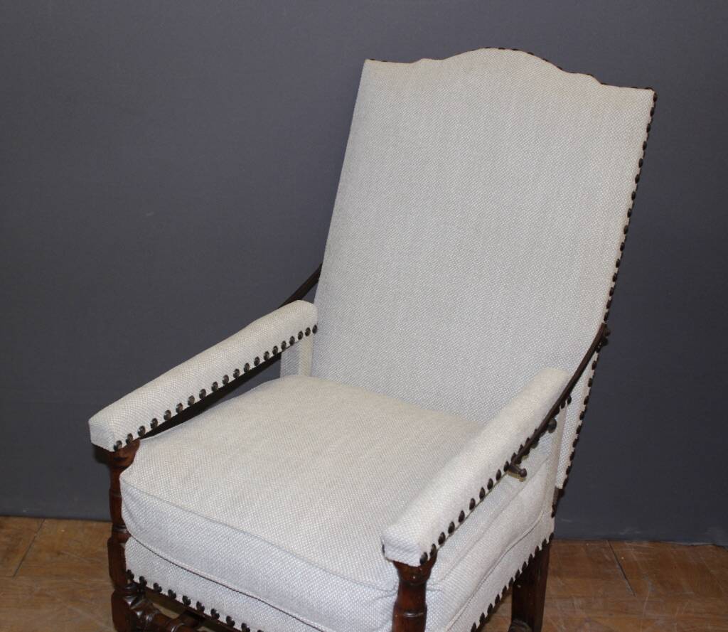 Louis xiv period rack armchair in walnut