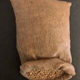 Lampe sac toile de jute avec grains de blé de Didier Goudot, 1980