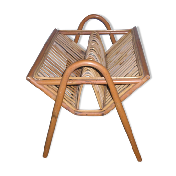 Magazine rack Wicker rattan of the 1970s vintage