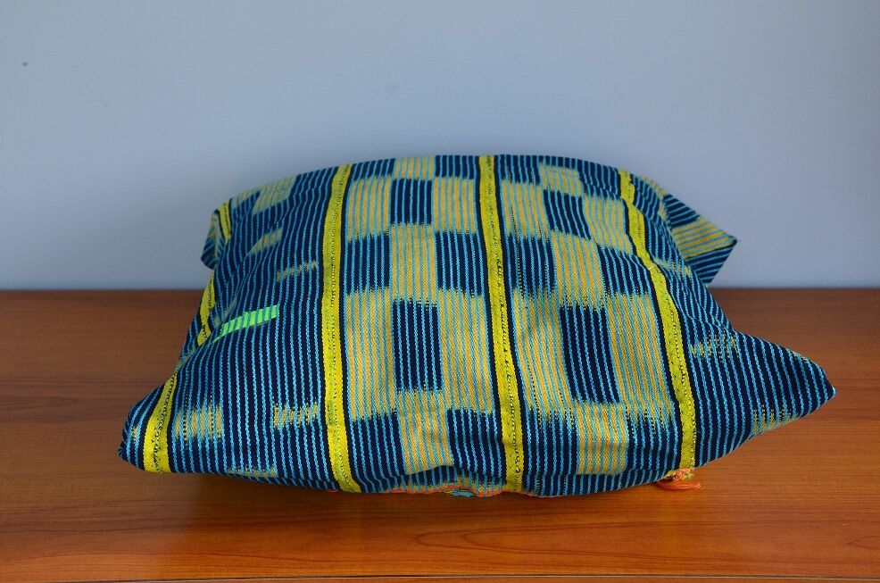Housse de coussin en tissu baoulé jaune