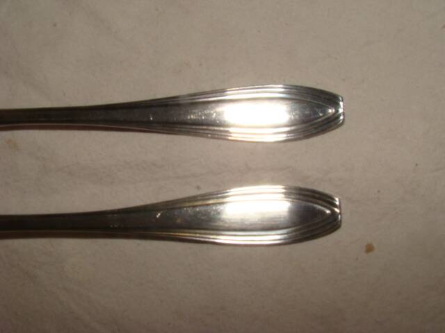 Couverts d'enfant en métal argenté avec écrin