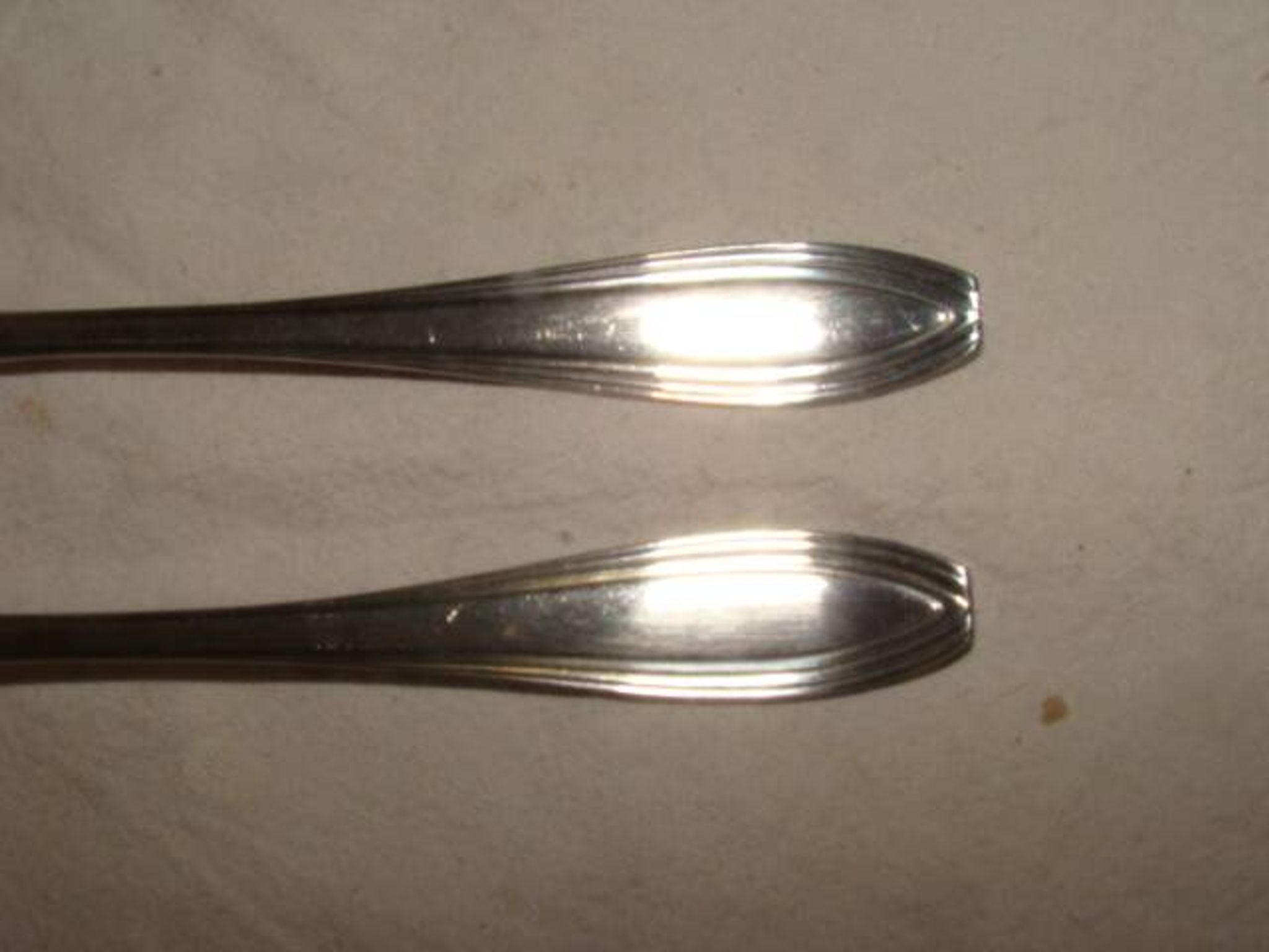 Couverts d'enfant en métal argenté avec écrin