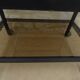 Table desserte moderne de marque erard design à étagères en verre et structure aluminium