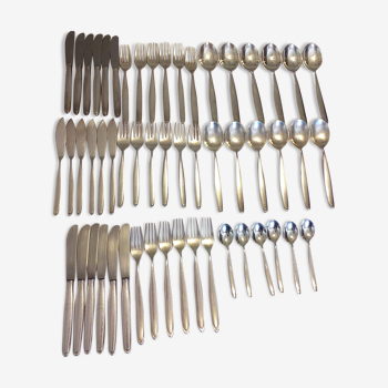 Menagere of 54 pieces in silver metal