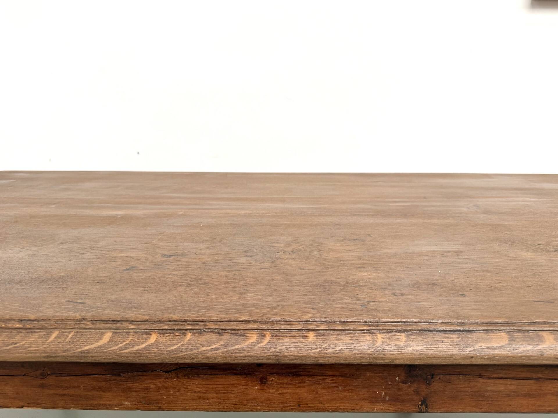 Table en chêne massif à 6 pieds tournés (1900)