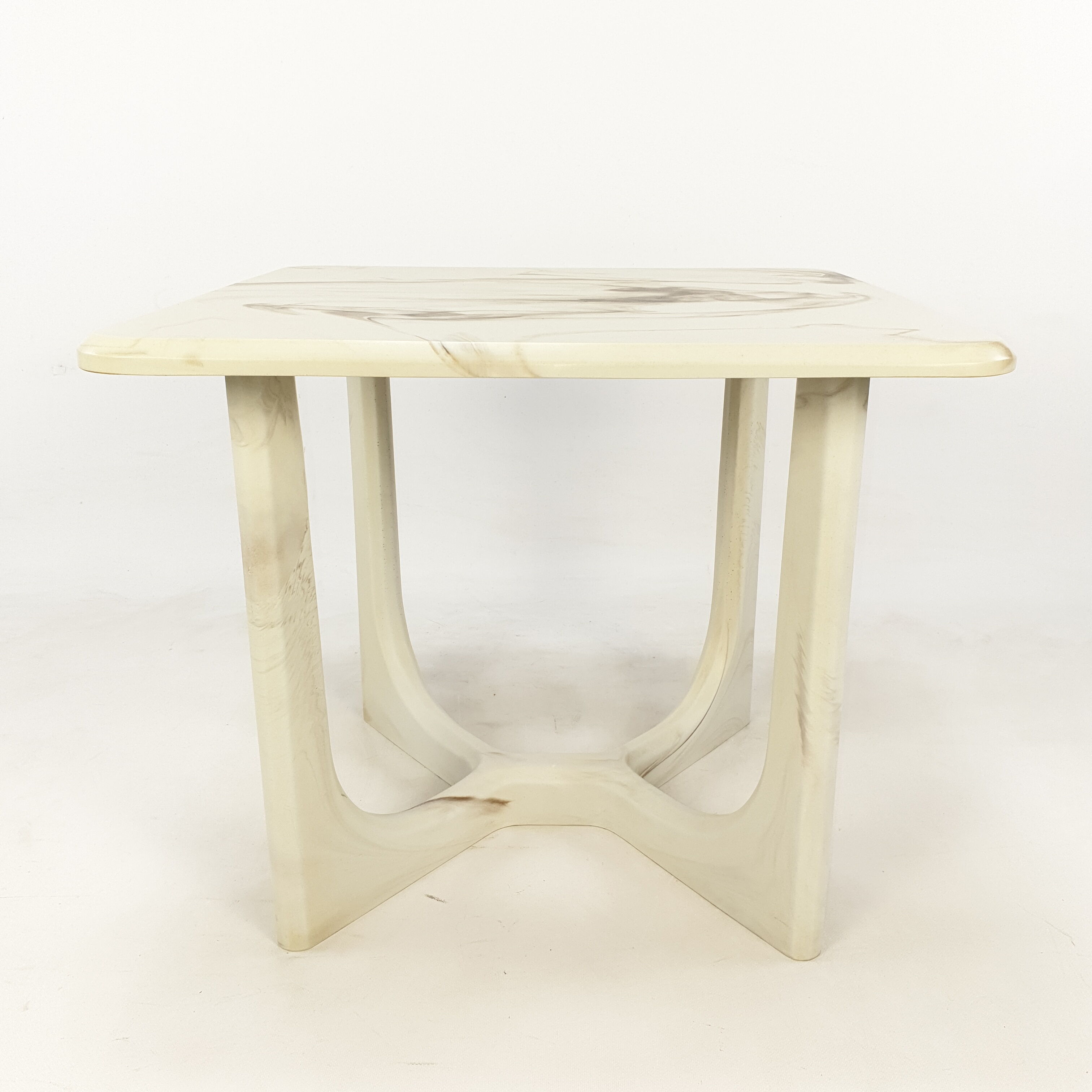 Table basse italienne marmorino du milieu du siècle, années 1950