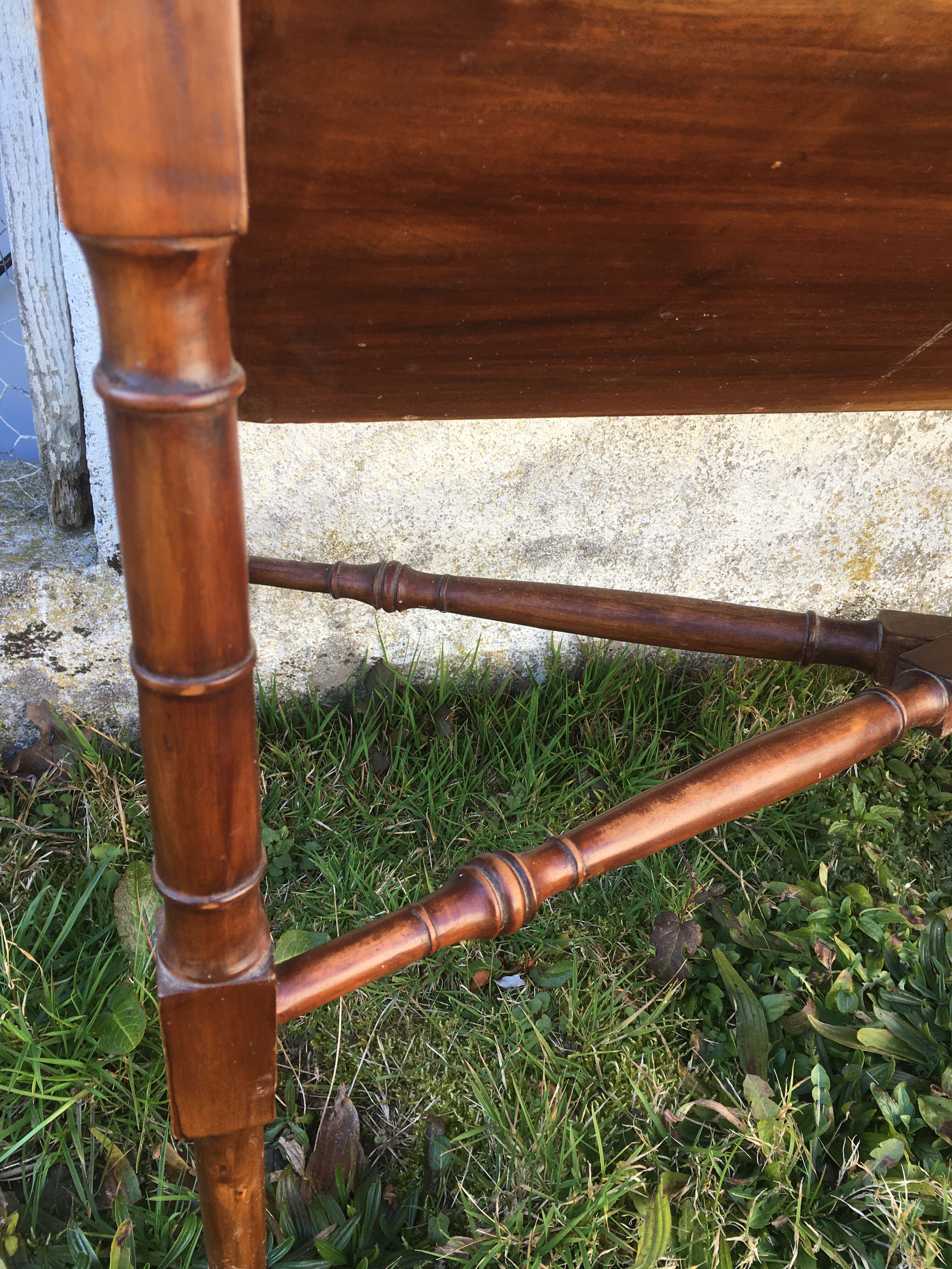 Door magazines / hotel books in mahogany