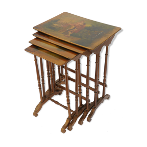 4 tables gigognes peintes