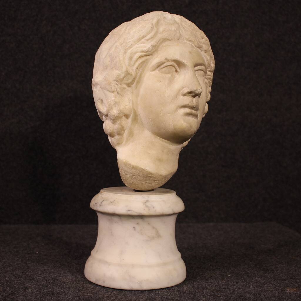 Antique Italian sculpture, white marble head from the 17th century