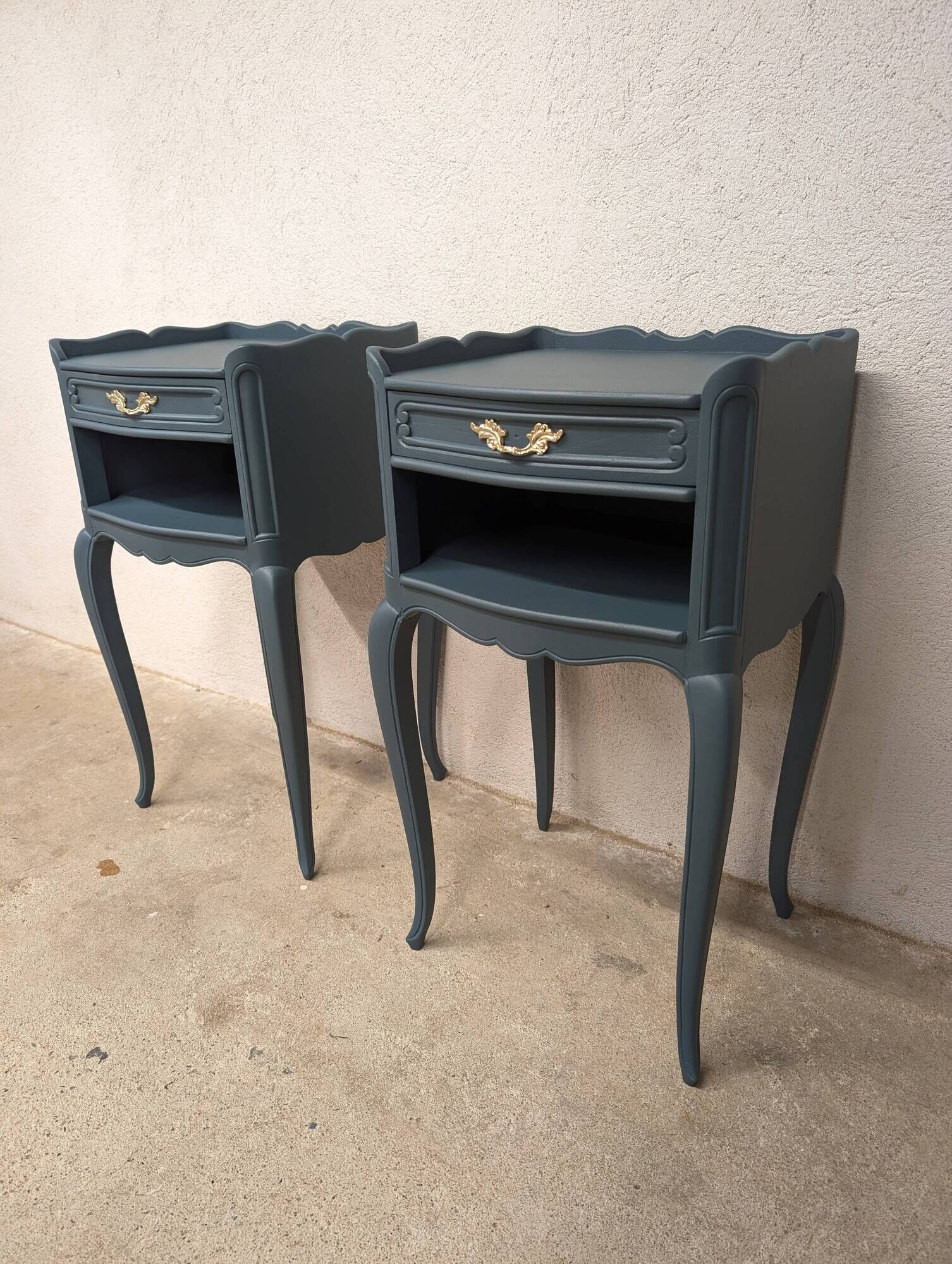 2 relooked cherry wood bedside tables