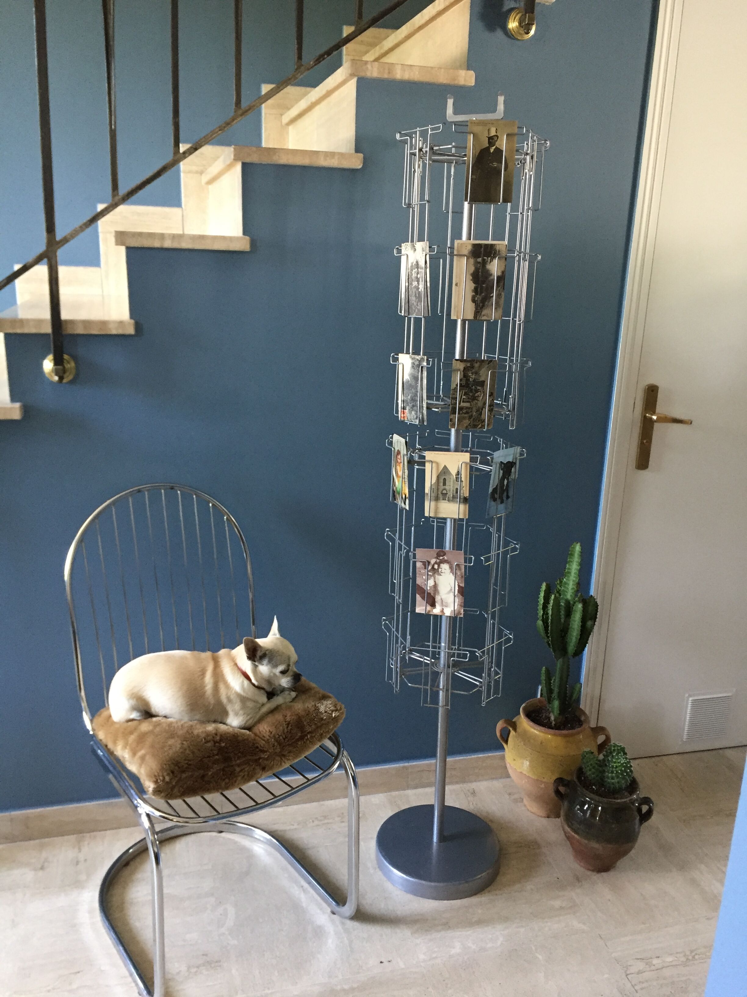 Display postcards and photos in gray metal double turnstile