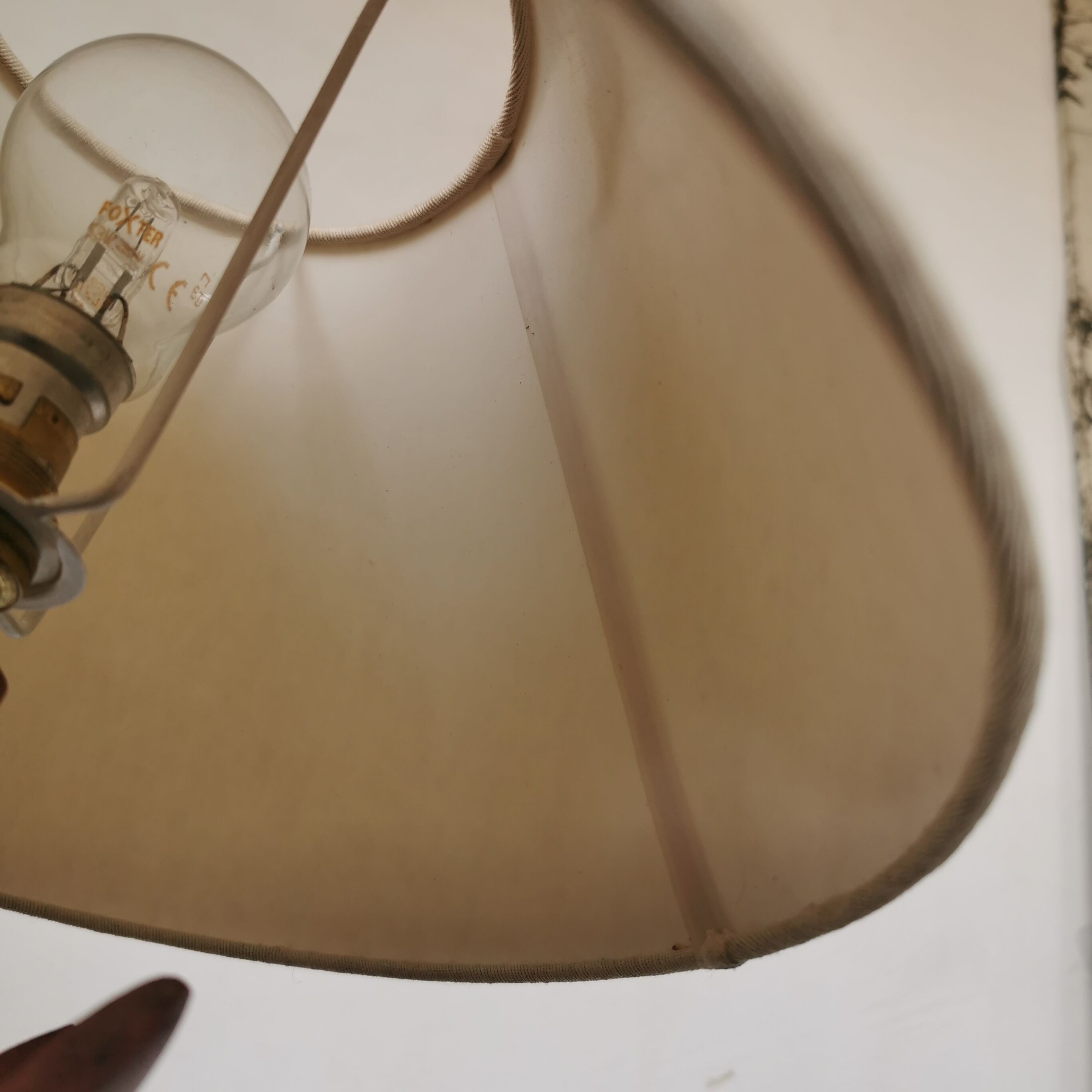 Wooden table lamp in the shape of a flower