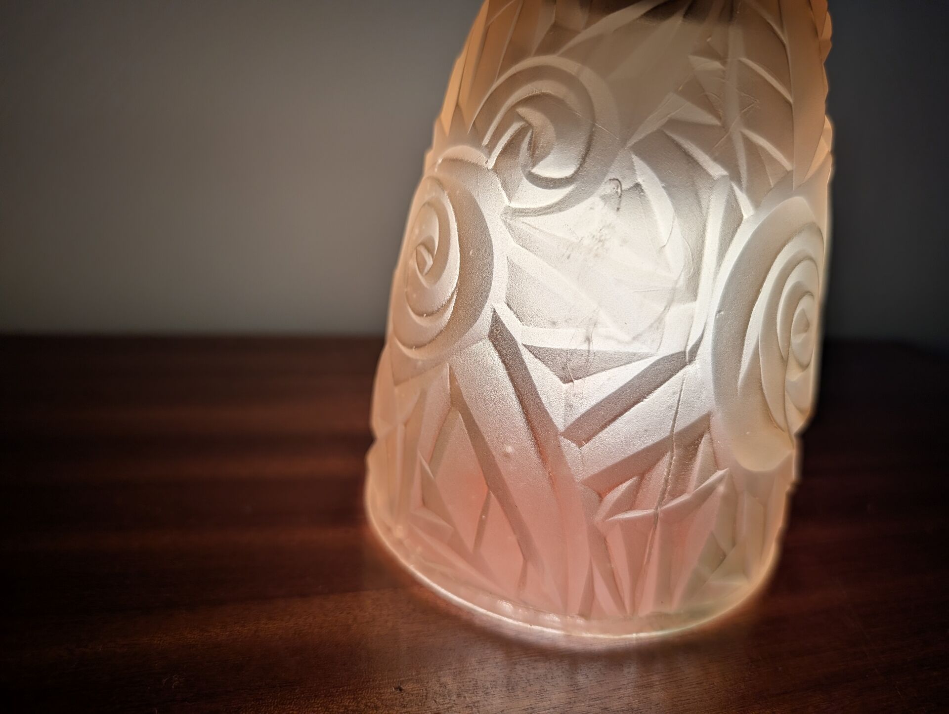 Art Nouveau glass paste lampshade – circa 1910-1925