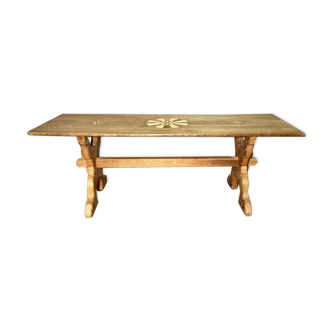 Table pied en x, dessus marqueté rosace et rose des vents