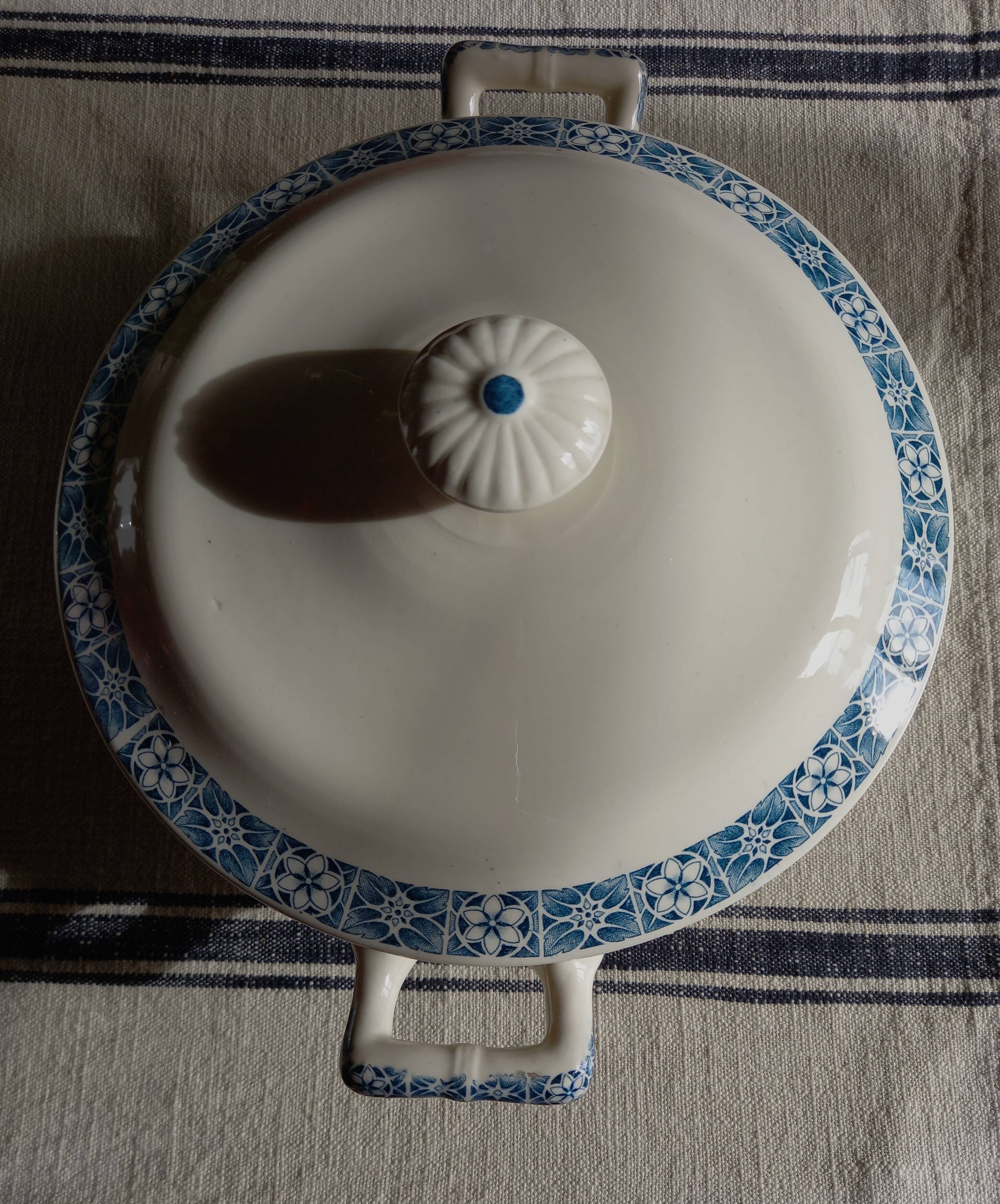 Old soup tureen or vegetable dish in Longchamp “René” iron earthenware