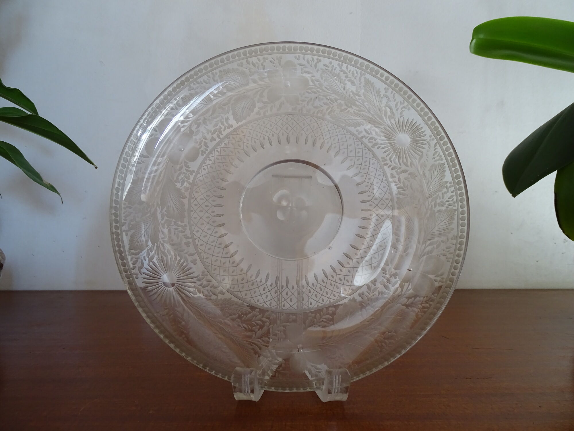 Plate with crystal heel engraved Saint Louis / Baccarat 19th century - 21.5 cm
