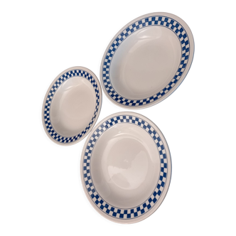 Trio of hollow earthenware plates ''Oxford Brazil'' Blue Checkerboard patterns