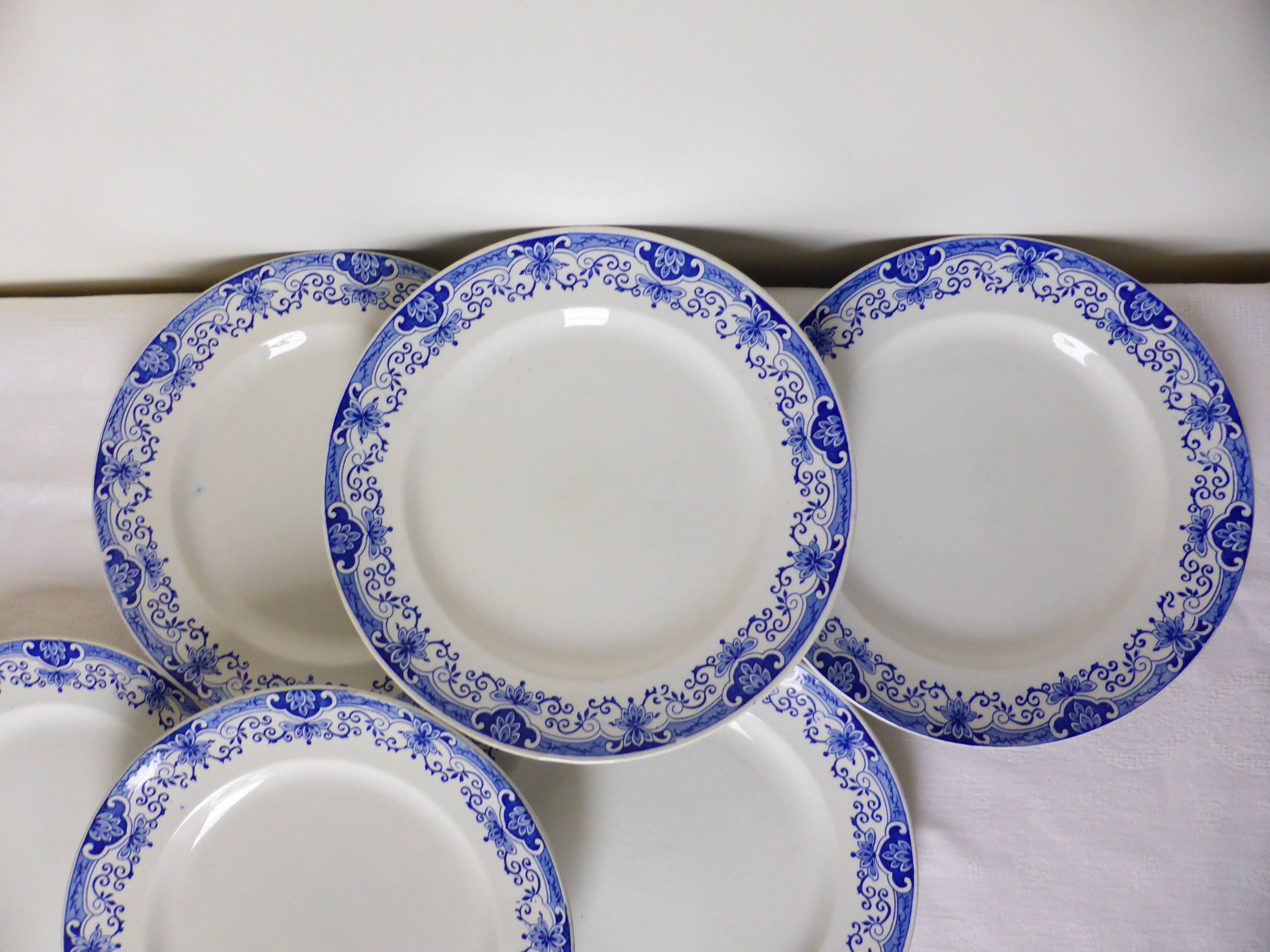 6 flat plates from the Boch Frères La Louvière porcelain model Dina