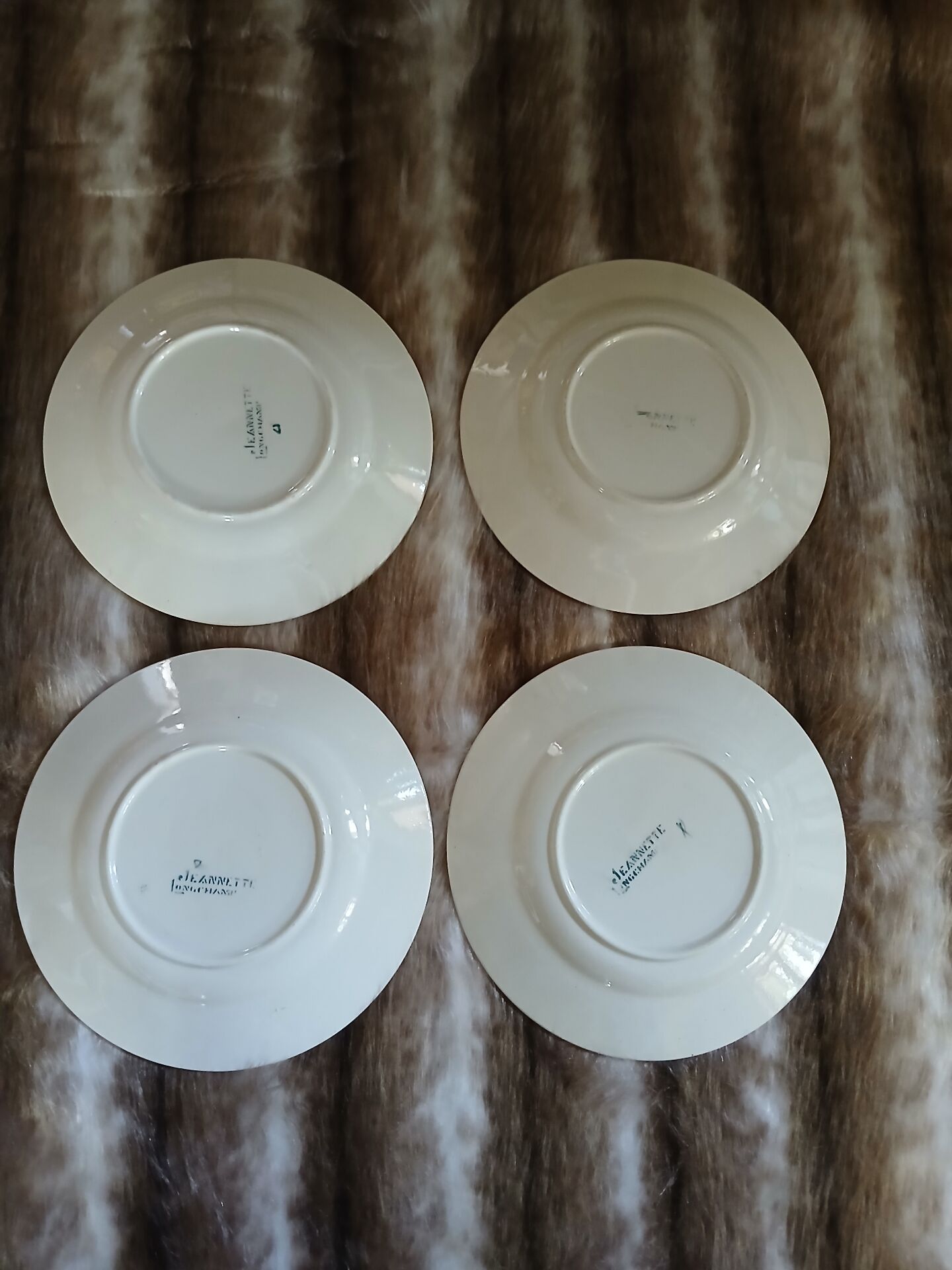 4 antique Longchamp dessert plates