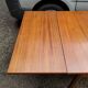 Table scandinave