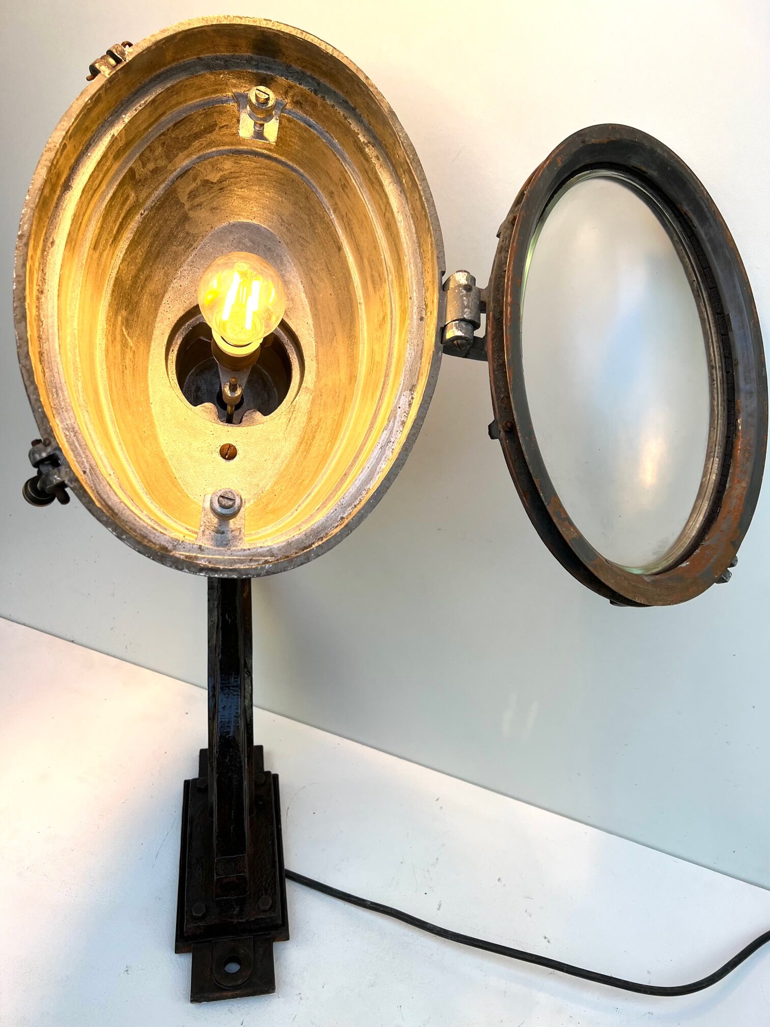 Floor lamp facade 1930