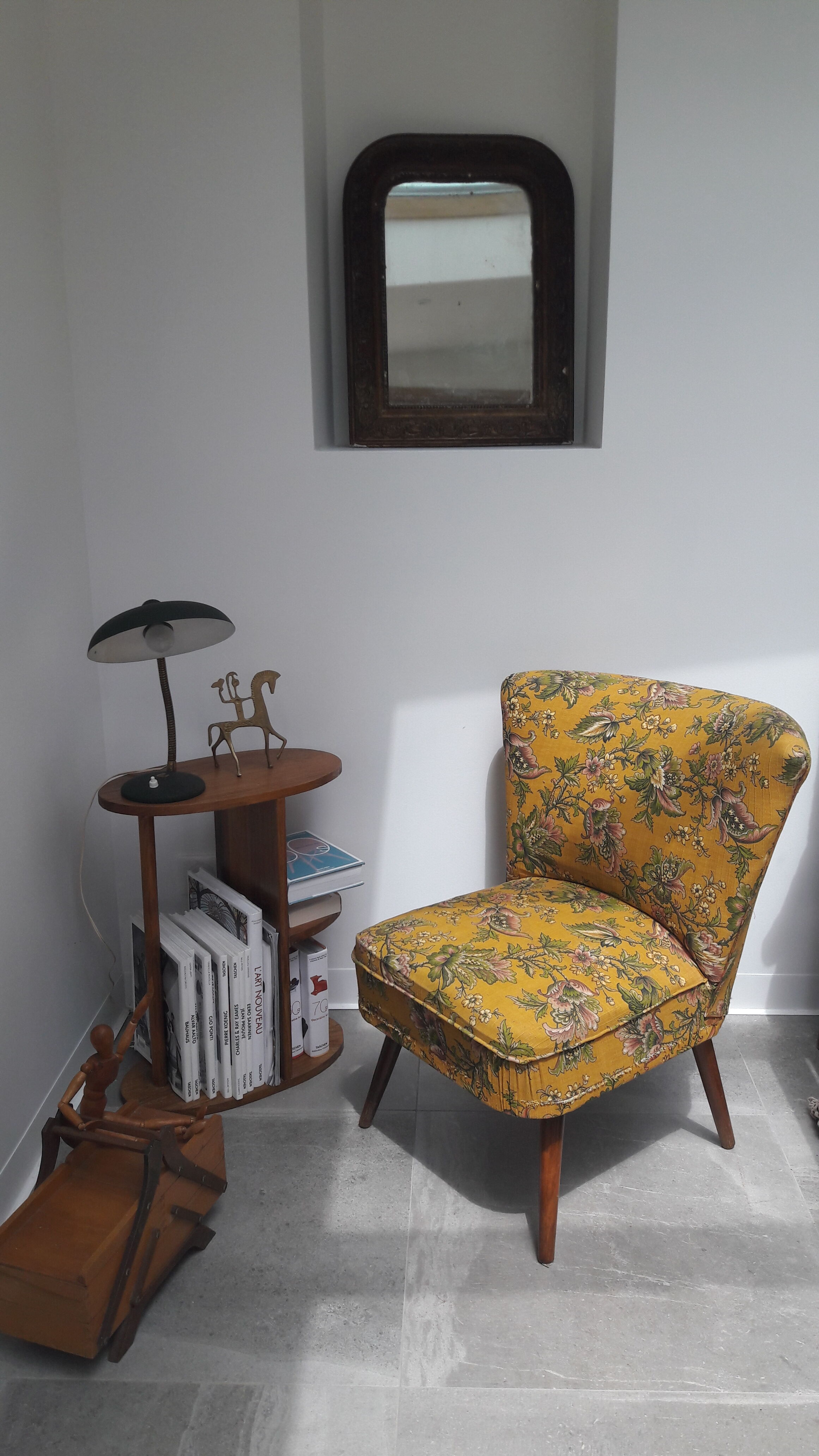 Armchair cocktail 50s