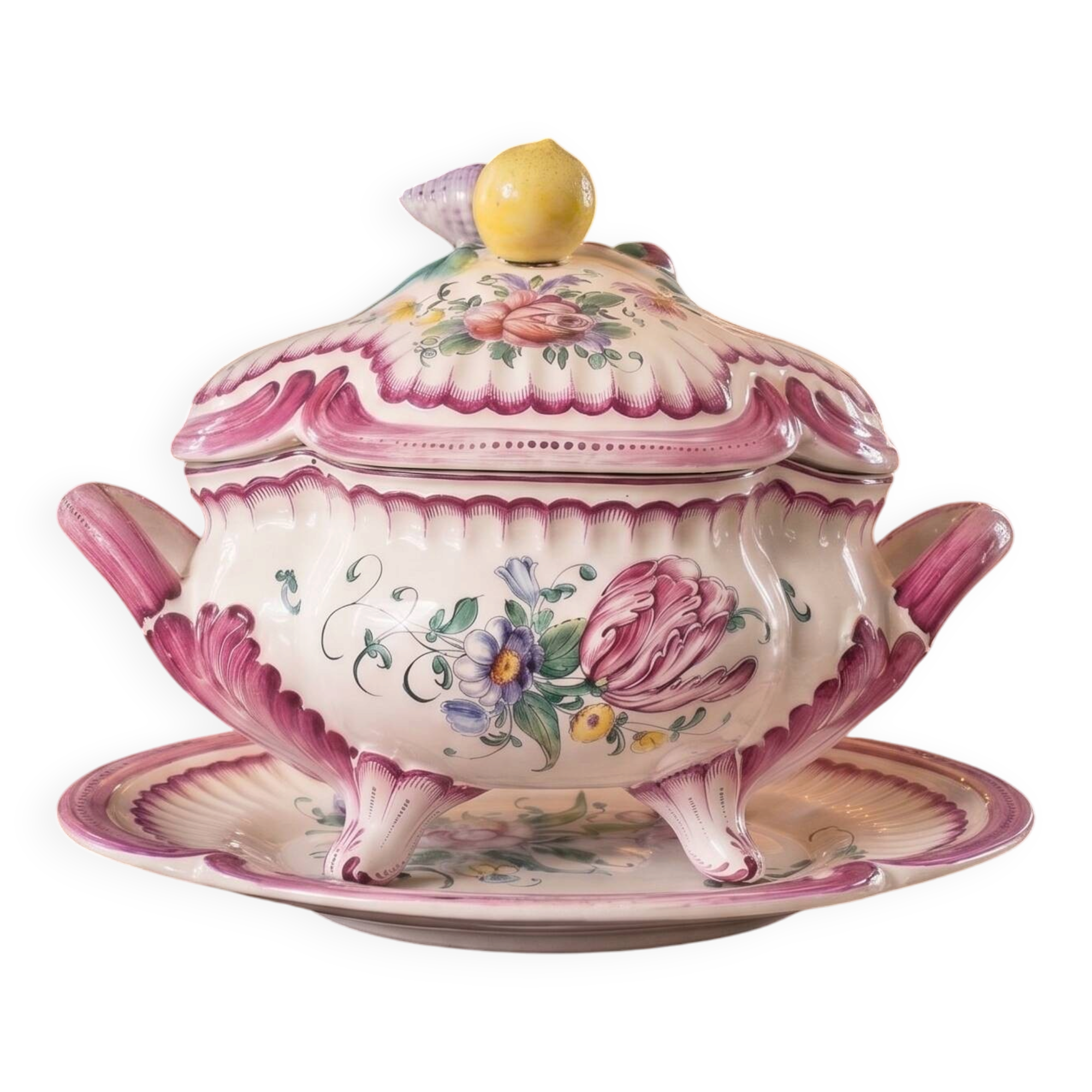 Soup tureen in earthenware