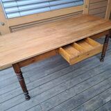Farm table