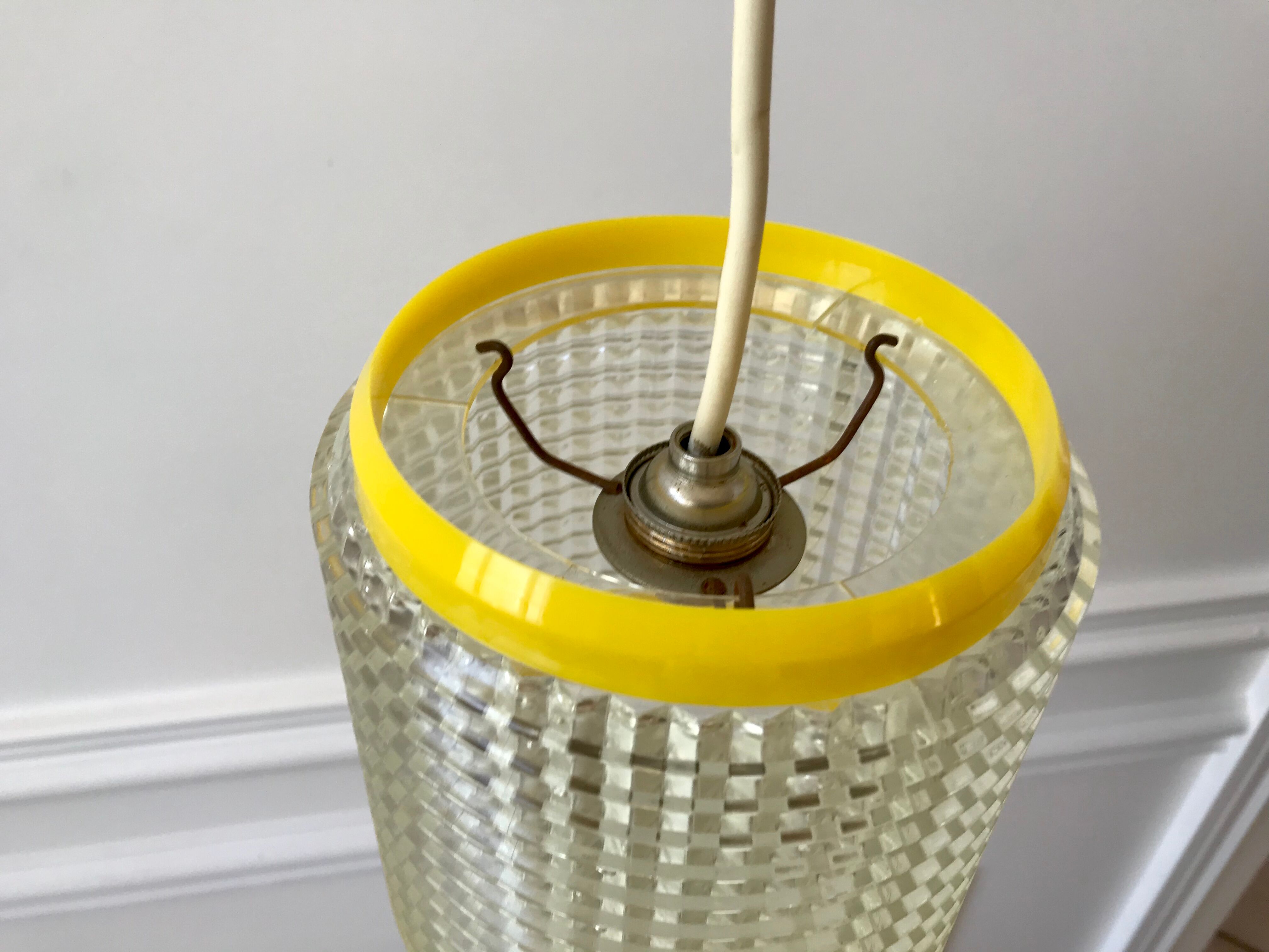 Suspension in yellow plexi and transparent 70s