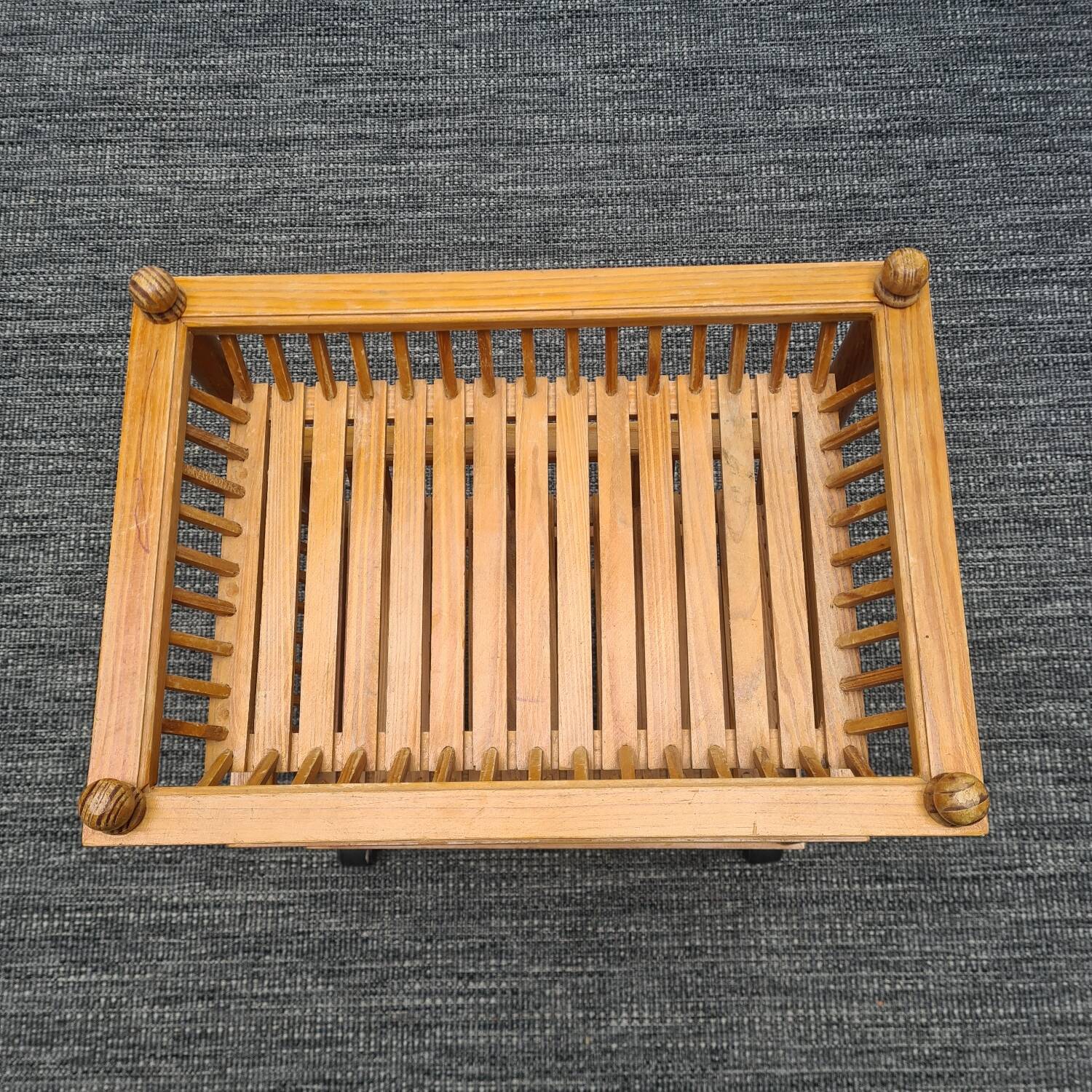 Wooden trolley with casters