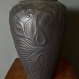 Habitat vase in ceramic black background inspired by Gaudi