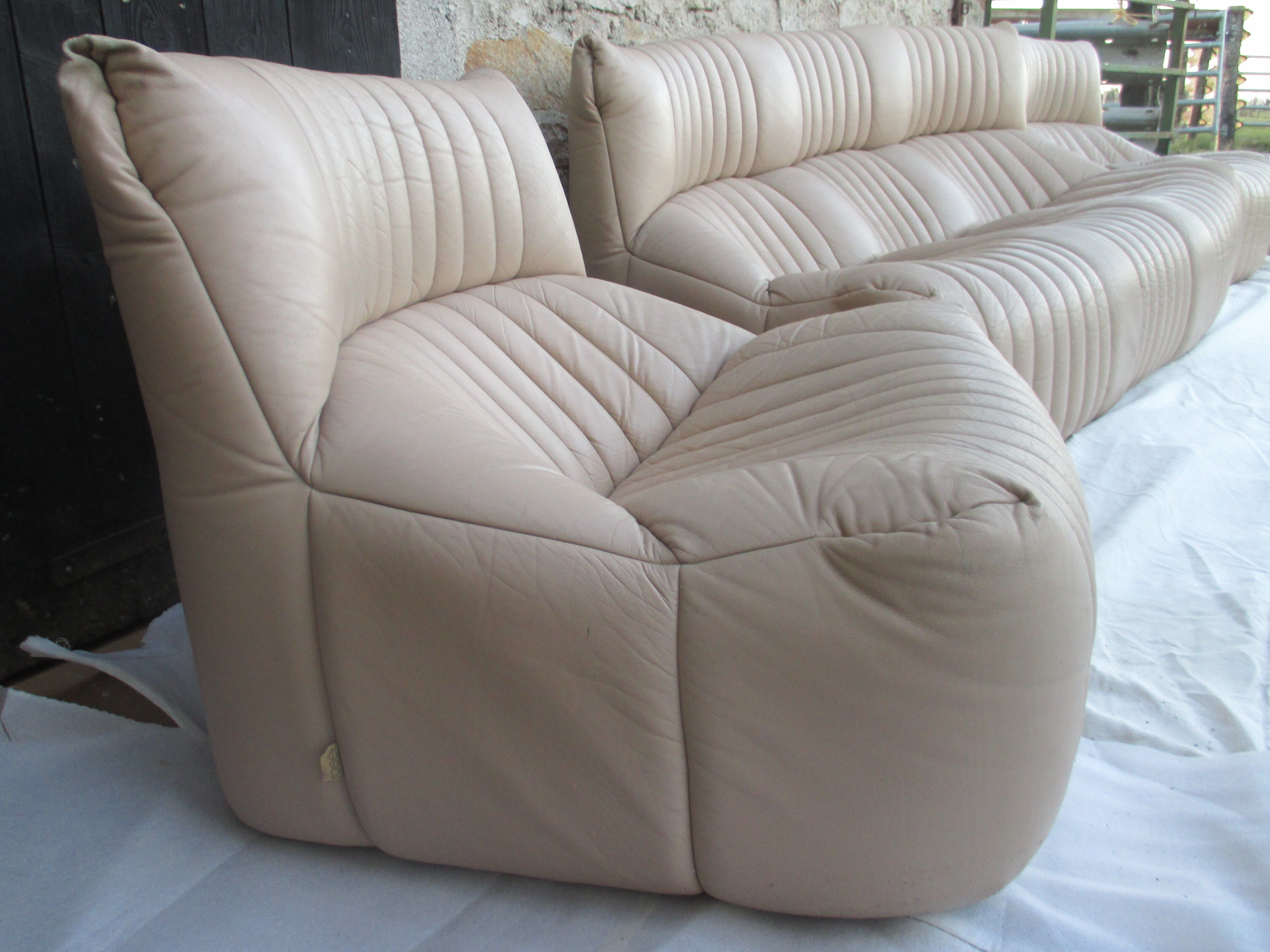 Sofa and 2 leather armchairs Ligne Roset Michel Ducaroy 1980