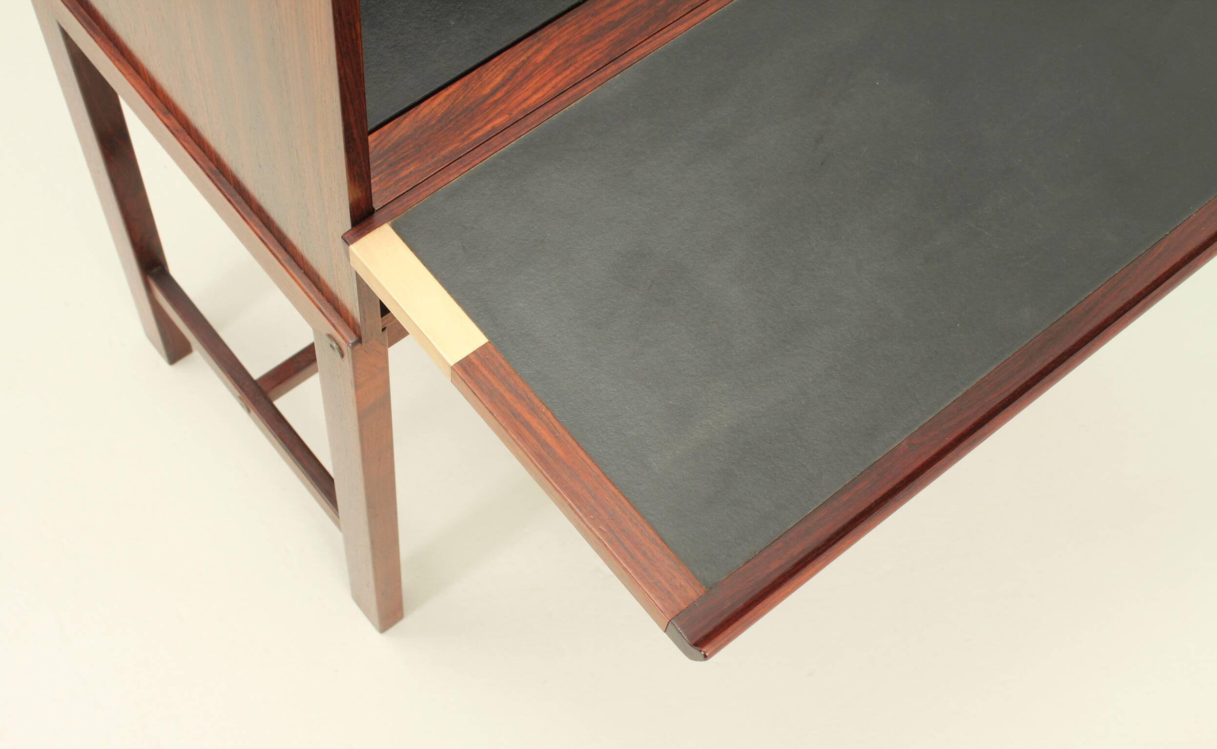 Elegant bar cabinet by Dyrlund, Denmark, 1960s.