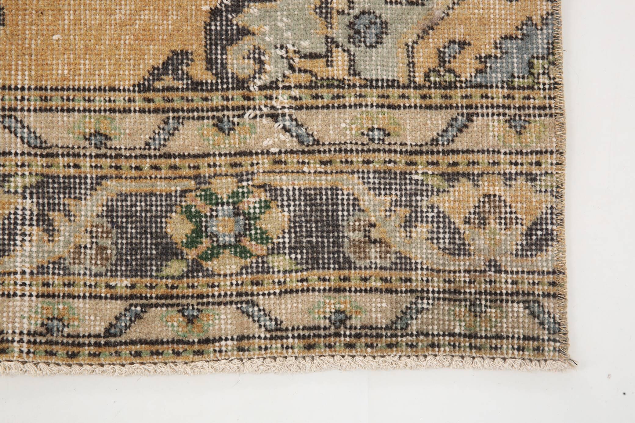 3x12 Classic Persian Runner Rug, 91x308Cm