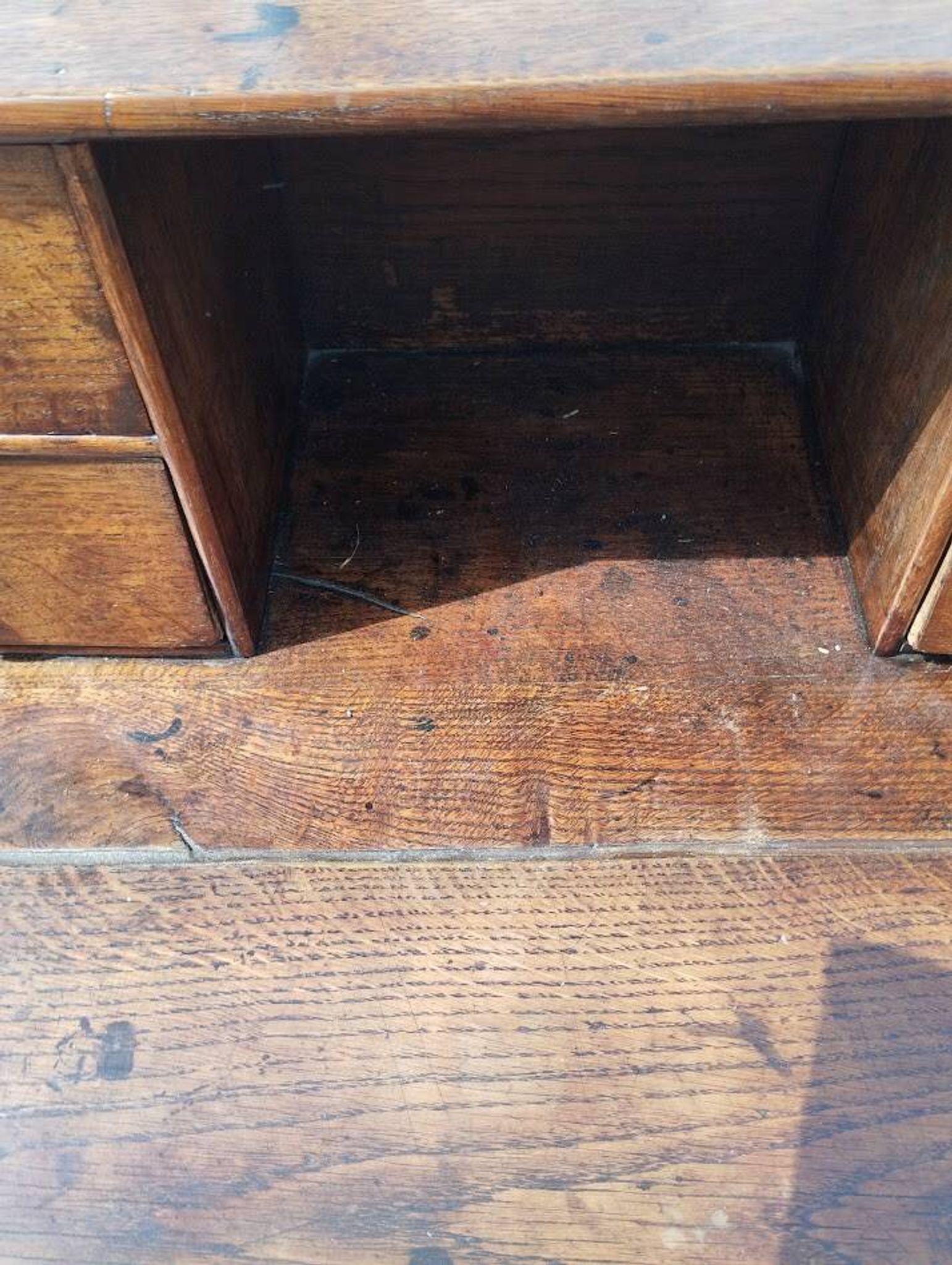 Victorian oak graduated desk – circa 1890-1910.