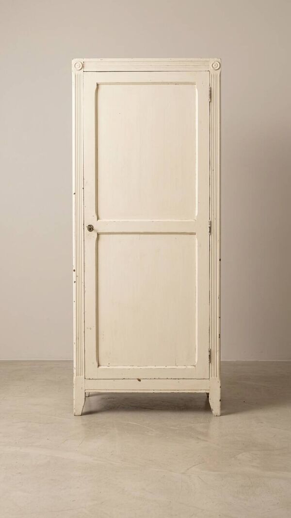Armoire parisienne