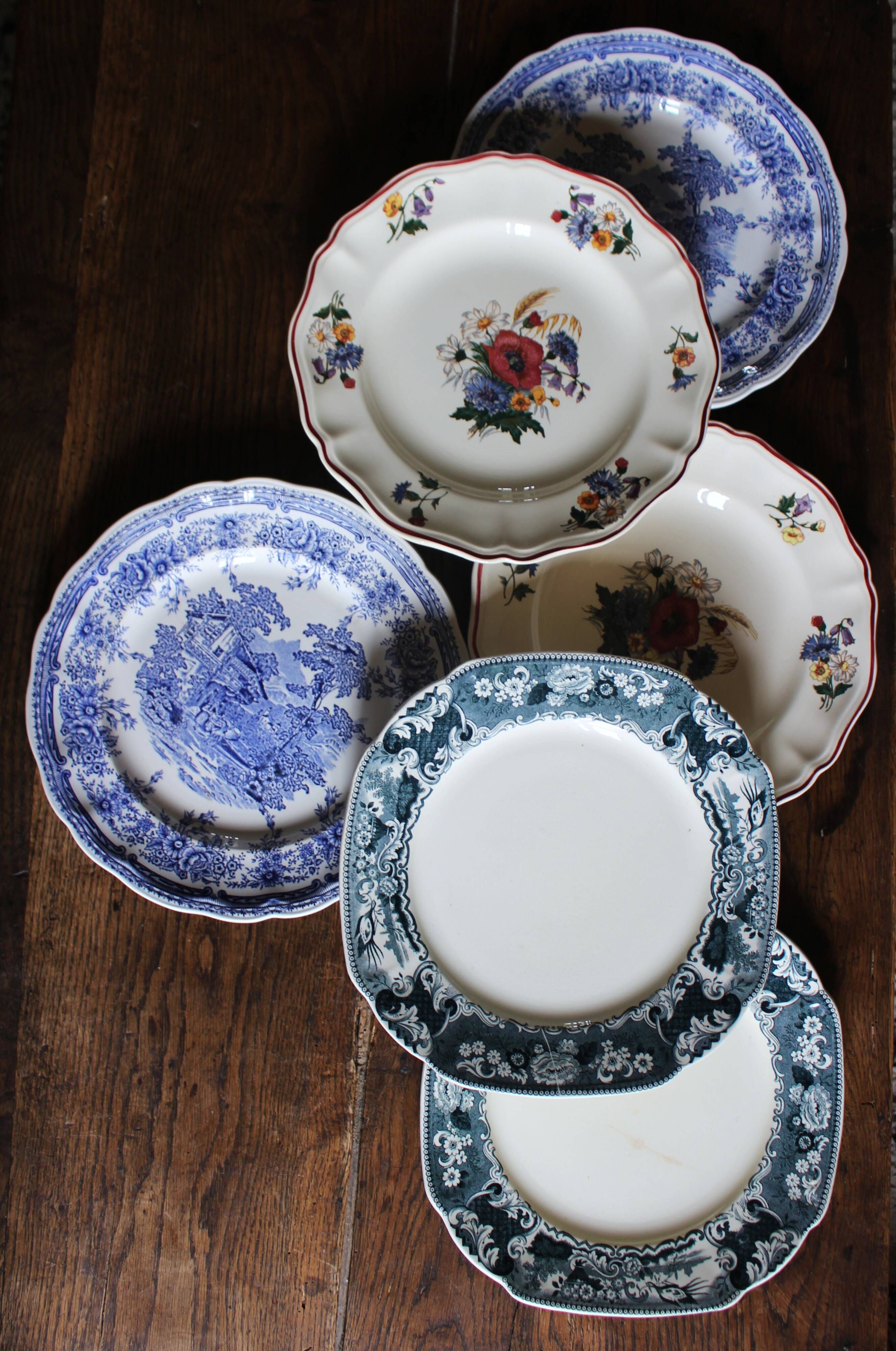 A set of 6 flat plates pairs Sarreguemines Lunéville Blue Flowers.