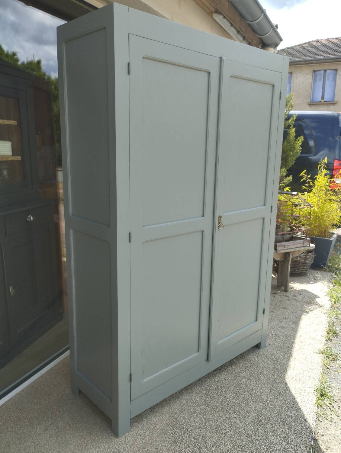 Green Parisian wardrobe