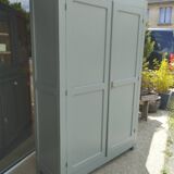 Green Parisian wardrobe