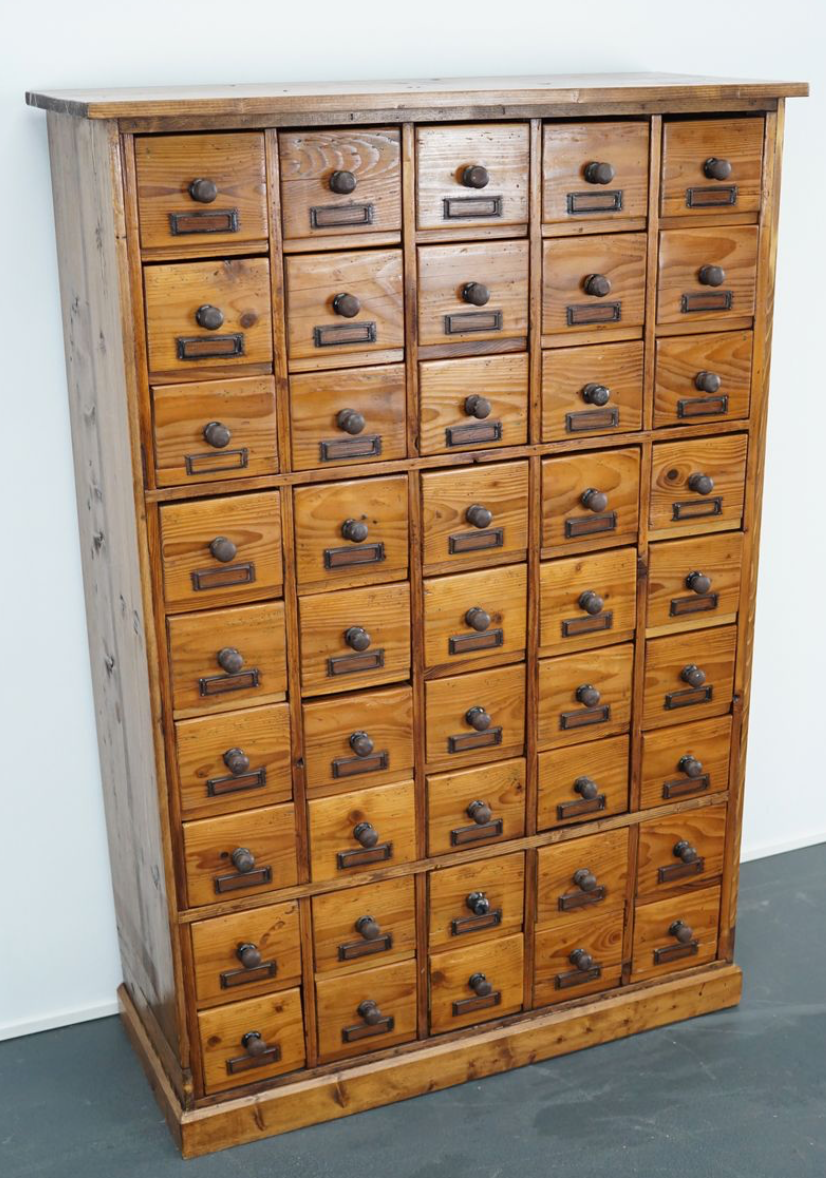 Armoire d'apothicaire Allemande en pin 1930s