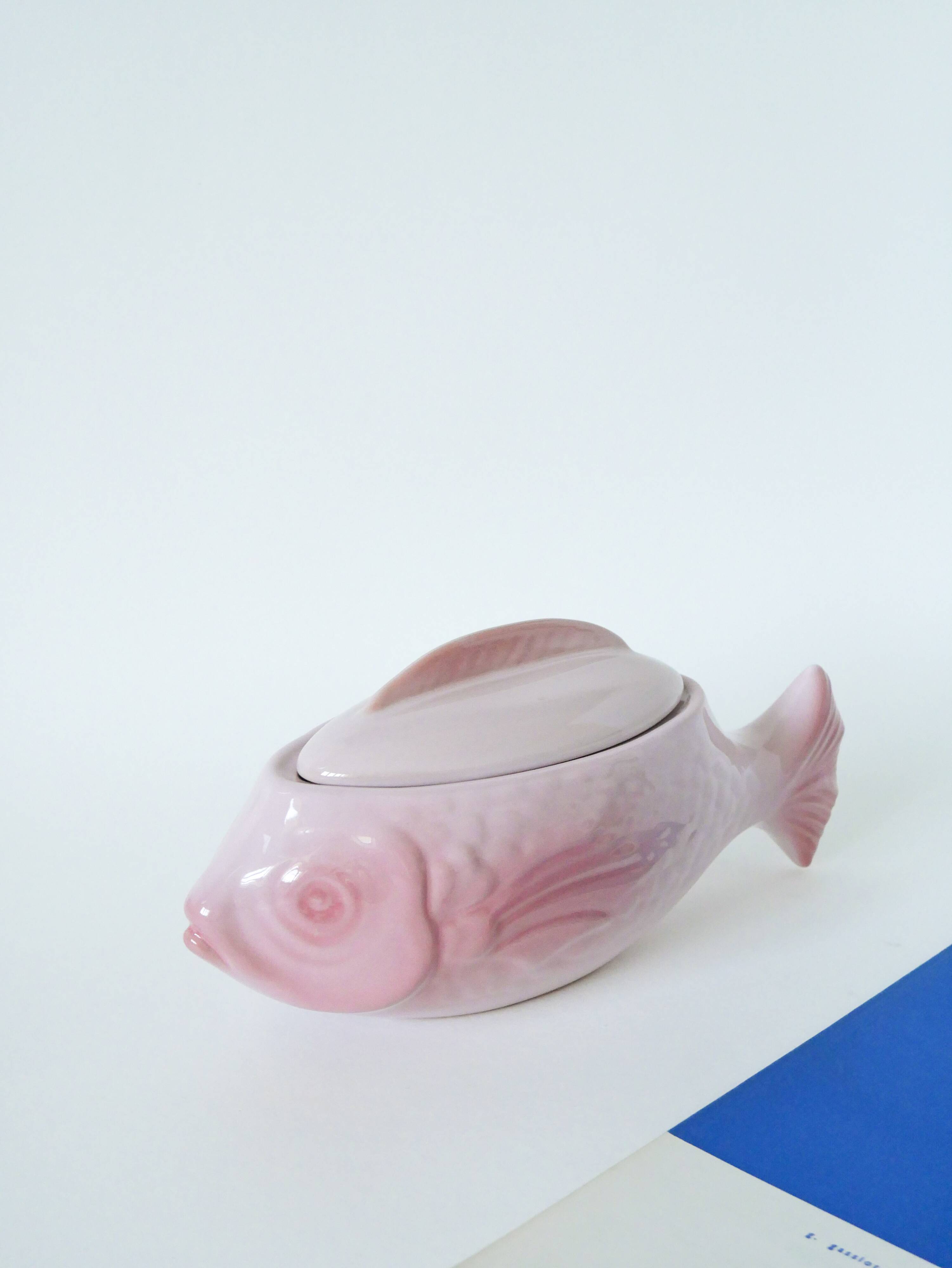 Pink slip gravy boat, “Fish” model, Pornic “Mélusine” earthenware, 1970