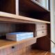 Bibliothèque vintage en palissandre avec éclairage