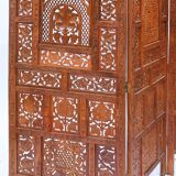 Indian screen with 4 leaves in teak wood with rich openwork decoration of grape leaves