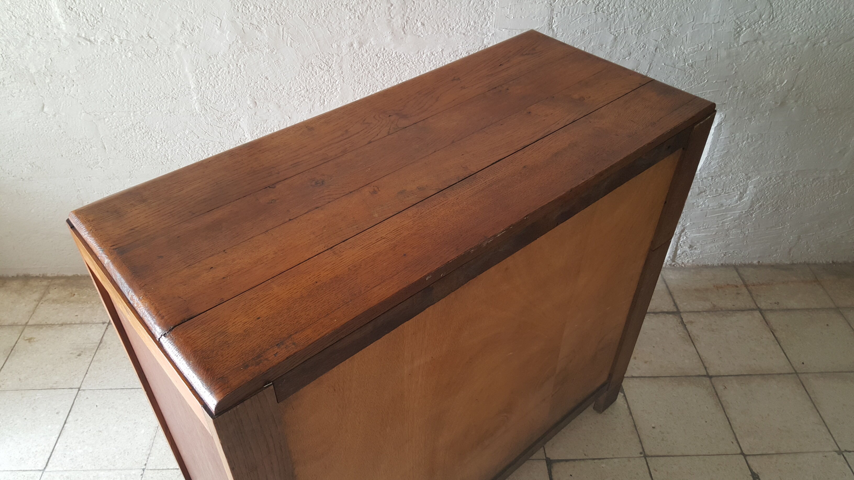 Art Deco chest of drawers