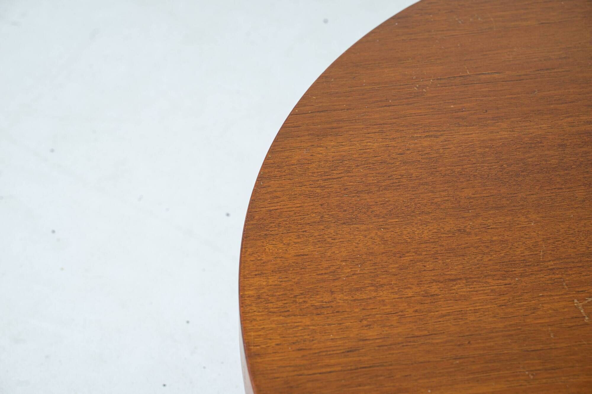 Table basse ronde Koh Liang Le