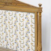 Sculpted and painted day bed frame in the Louis XVI style from the 19th century.