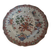 Large porcelain dish with Asian decoration, Samson, 19th century.