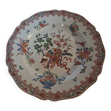 Large porcelain dish with Asian decoration, Samson, 19th century.