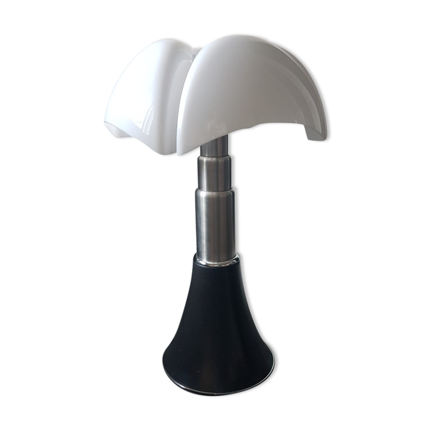 Lampe Pipistrello de Gae Aulenti pour la maison martinelli luce